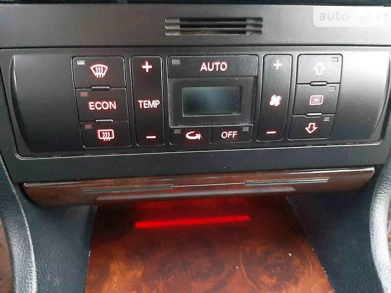 Седан Audi A4 2000 в Сарнах