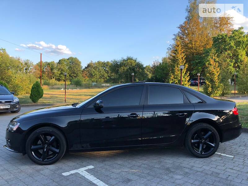 Седан Audi A4 2013 в Стрию