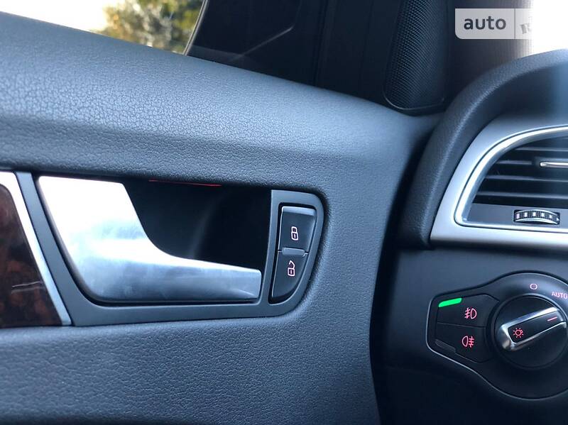 Седан Audi A4 2013 в Стрию