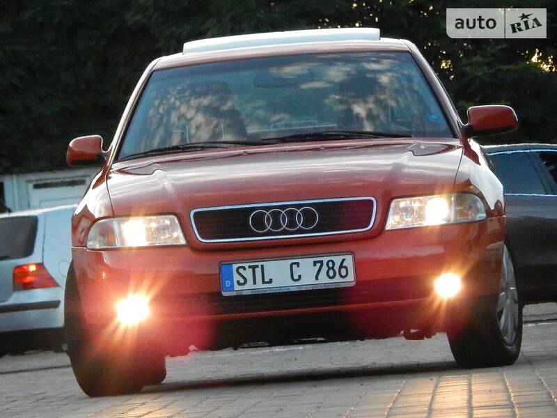 Седан Audi A4 2000 в Сарнах