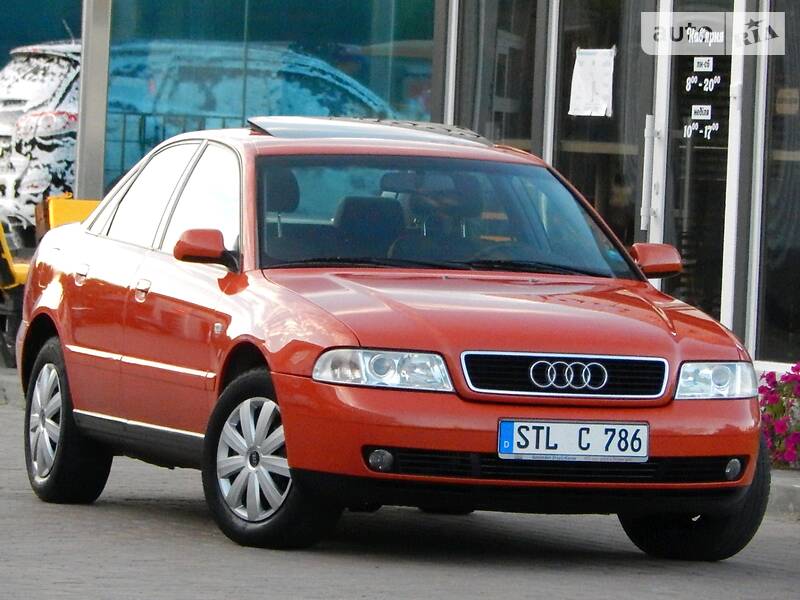Седан Audi A4 2000 в Сарнах