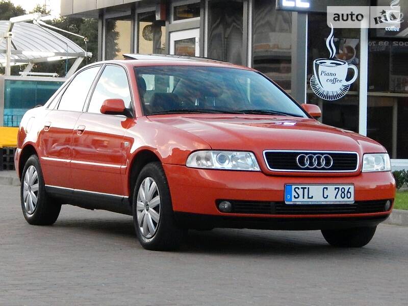 Седан Audi A4 2000 в Сарнах