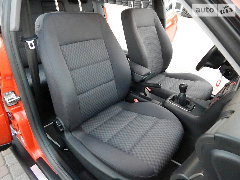 Седан Audi A4 2000 в Сарнах