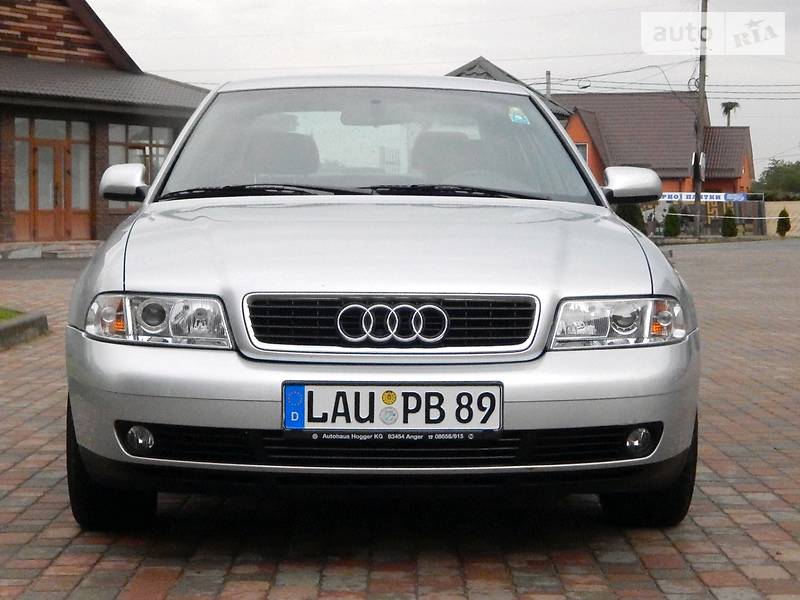 Седан Audi A4 2000 в Сарнах