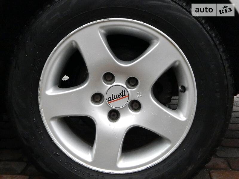 Седан Audi A4 2000 в Сарнах