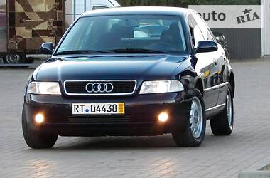 Седан Audi A4 2000 в Сарнах