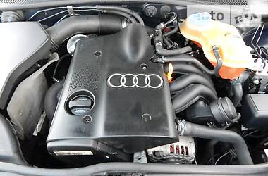 Седан Audi A4 2000 в Сарнах