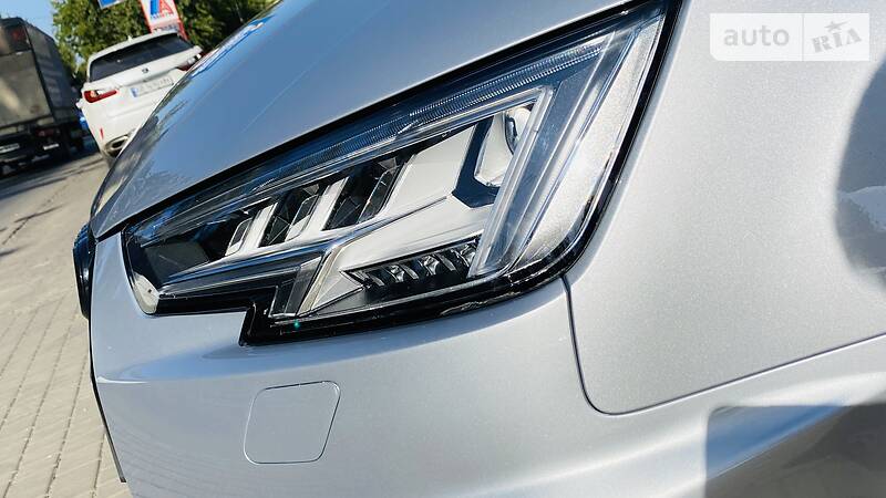 Седан Audi A4 2018 в Одессе