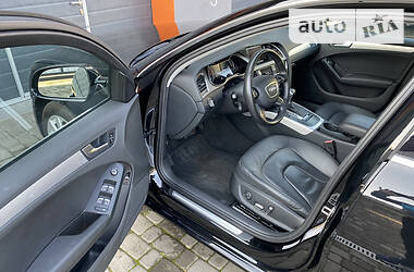 Седан Audi A4 2012 в Киеве