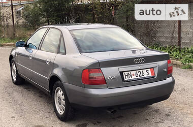 Седан Audi A4 1999 в Бучачі