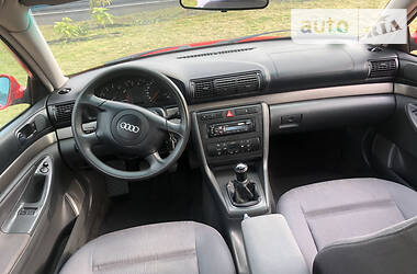 Седан Audi A4 1999 в Бучаче