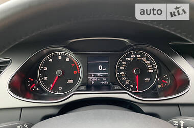 Седан Audi A4 2012 в Луцке