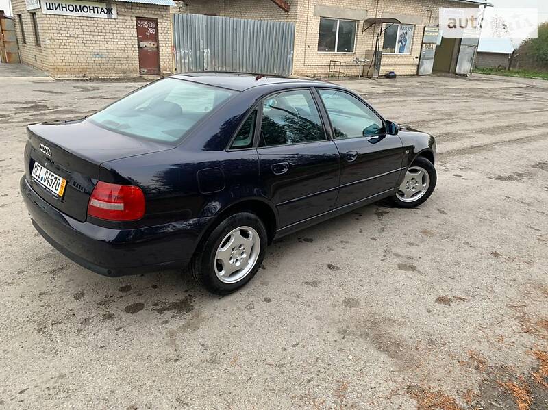 Седан Audi A4 2000 в Бучачі