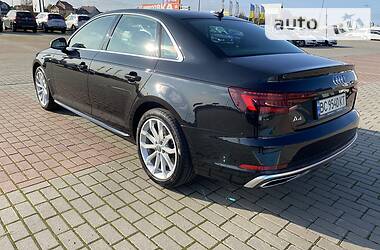 Седан Audi A4 2018 в Львове