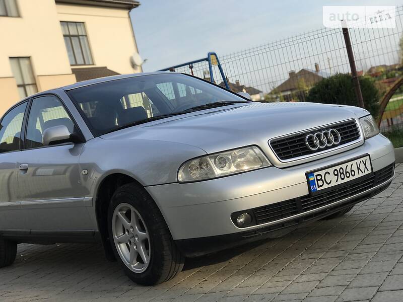 Седан Audi A4 1999 в 