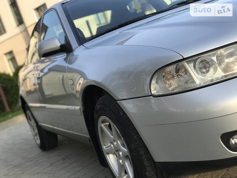 Седан Audi A4 1999 в Стрые