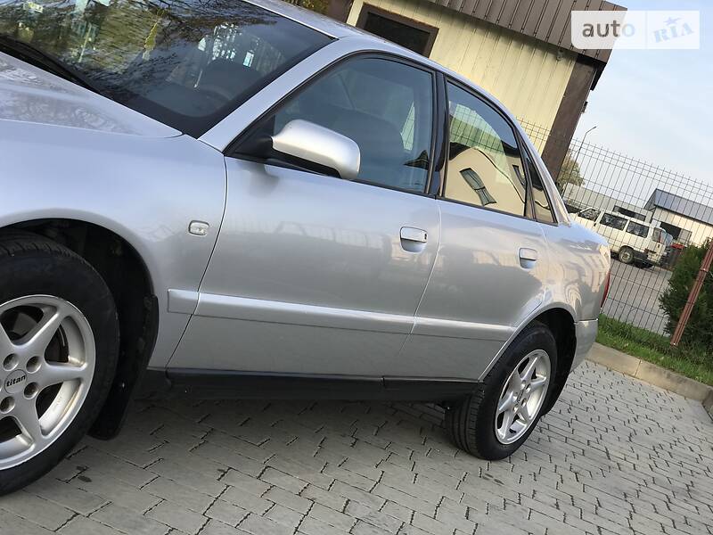 Седан Audi A4 1999 в Стрые