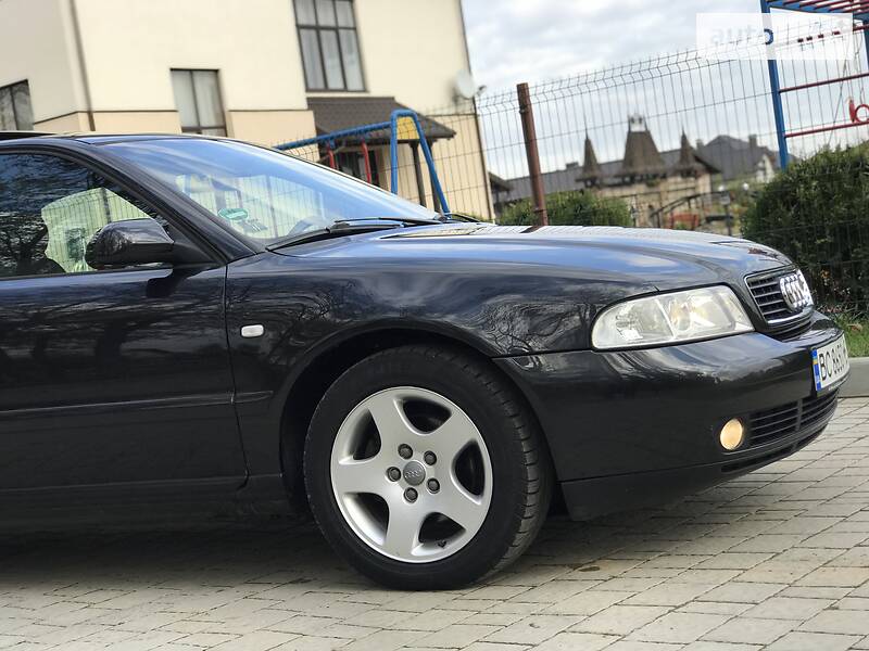 Седан Audi A4 2000 в Стрые