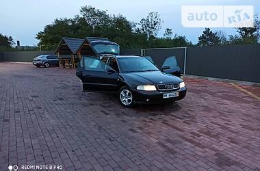 Универсал Audi A4 2000 в Сарнах