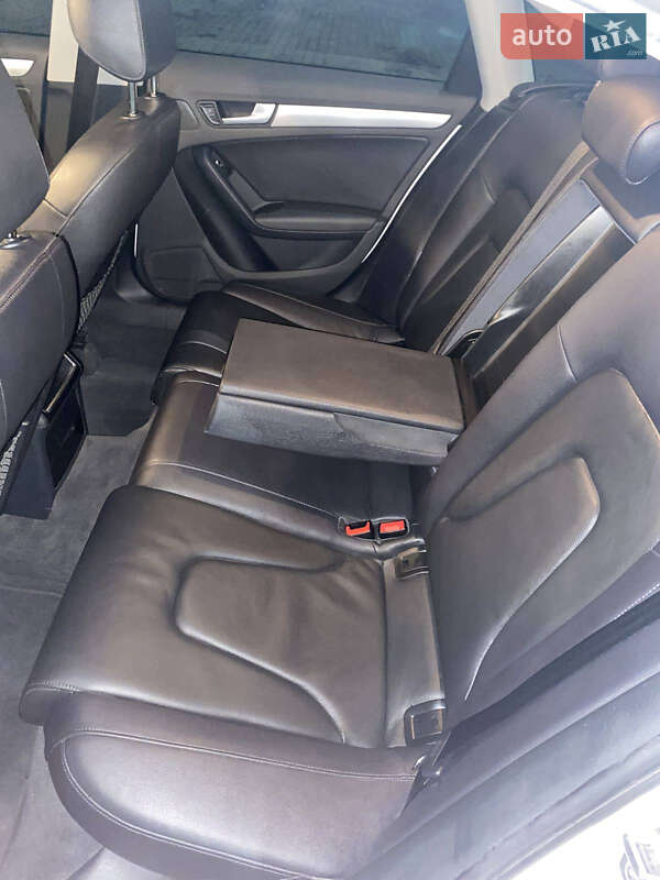 Седан Audi A4 2014 в Одессе
