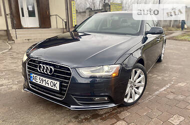 Седан Audi A4 2012 в Днепре