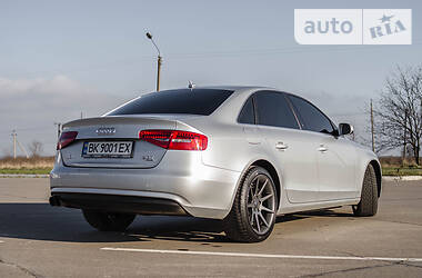 Седан Audi A4 2012 в Рівному