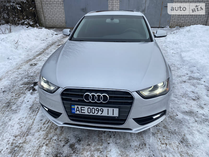 Седан Audi A4 2012 в Днепре