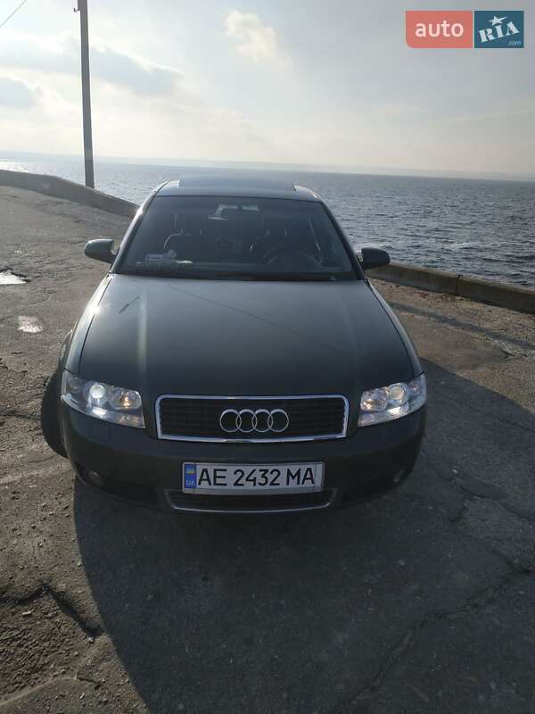 Седан Audi A4 2002 в Каменском