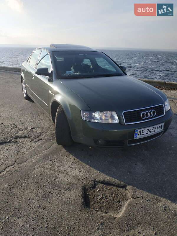 Седан Audi A4 2002 в Каменском