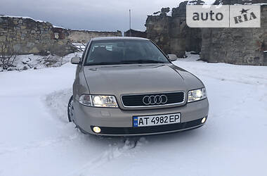 Седан Audi A4 1999 в Надворной