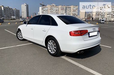 Седан Audi A4 2014 в Киеве