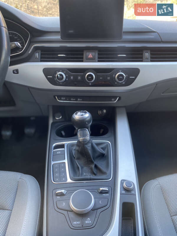 Универсал Audi A4 2015 в Львове
