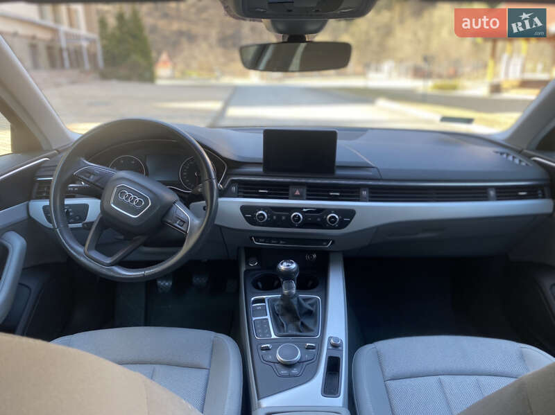 Универсал Audi A4 2015 в Львове