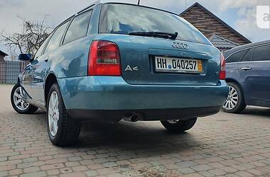 Универсал Audi A4 1999 в Сарнах