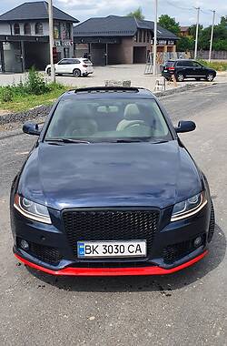 Седан Audi A4 2010 в Ровно