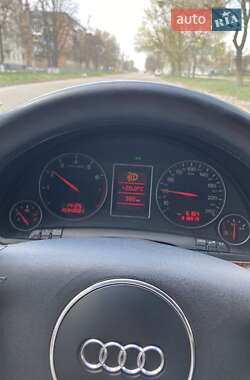 Седан Audi A4 2004 в Києві