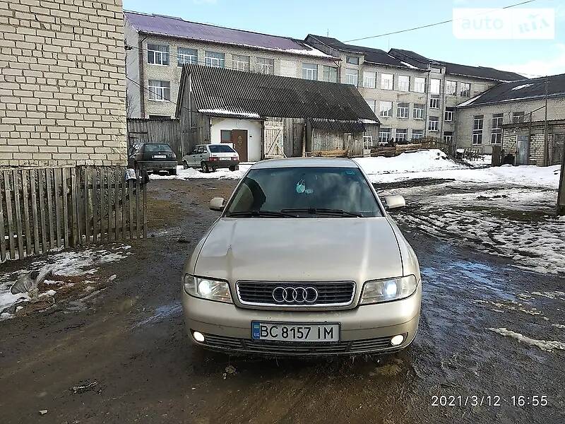 Седан Audi A4 2000 в Львові