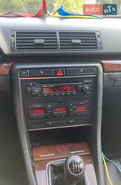 Седан Audi A4 2004 в Черкасах