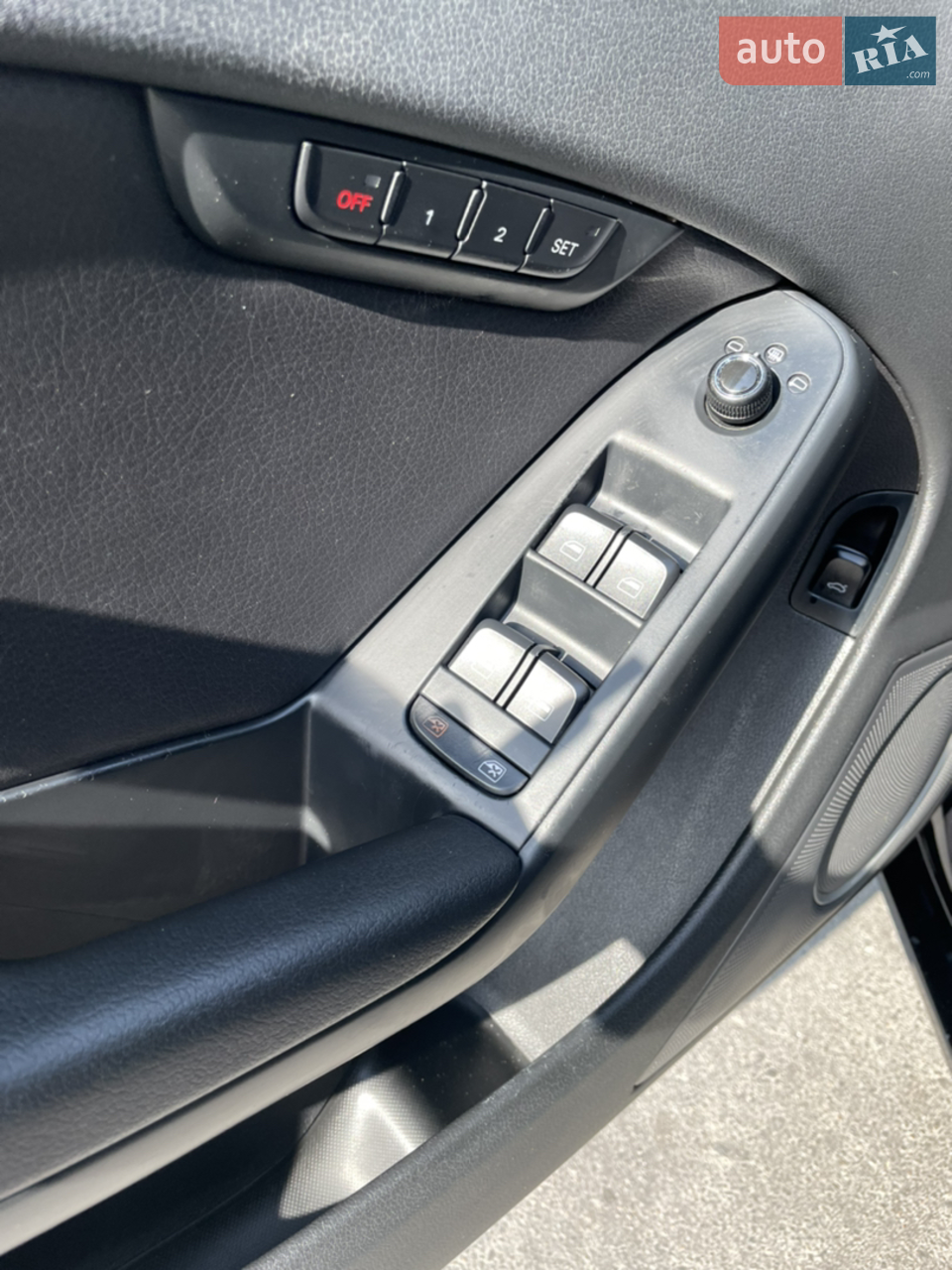 2010 Audi A4 - мініатюра 2