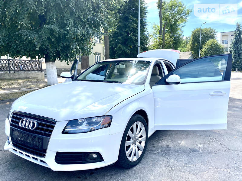 Седан Audi A4 2011 в Львове