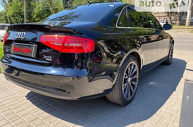 Седан Audi A4 2012 в 
