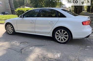 Седан Audi A4 2011 в Черновцах