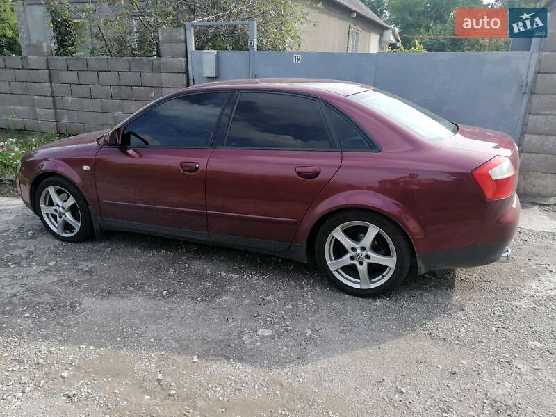 Седан Audi A4 2000 в Каменском