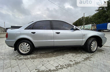 Седан Audi A4 1996 в Львове