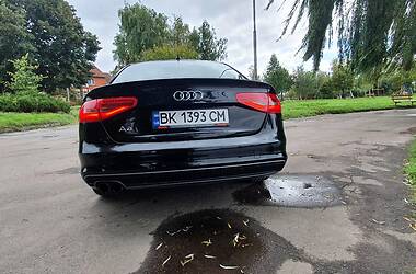 Седан Audi A4 2014 в Рівному