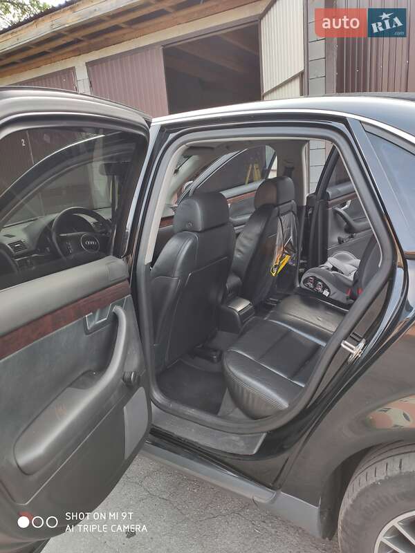 Седан Audi A4 2001 в Сарнах