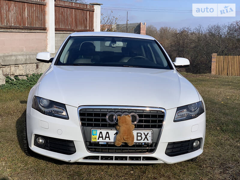 Седан Audi A4 2011 в Києві