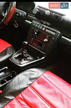 Седан Audi A4 1996 в Львове