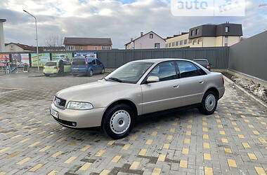 Седан Audi A4 2000 в Виннице