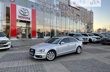 Седан Audi A4 2013 в Одесі